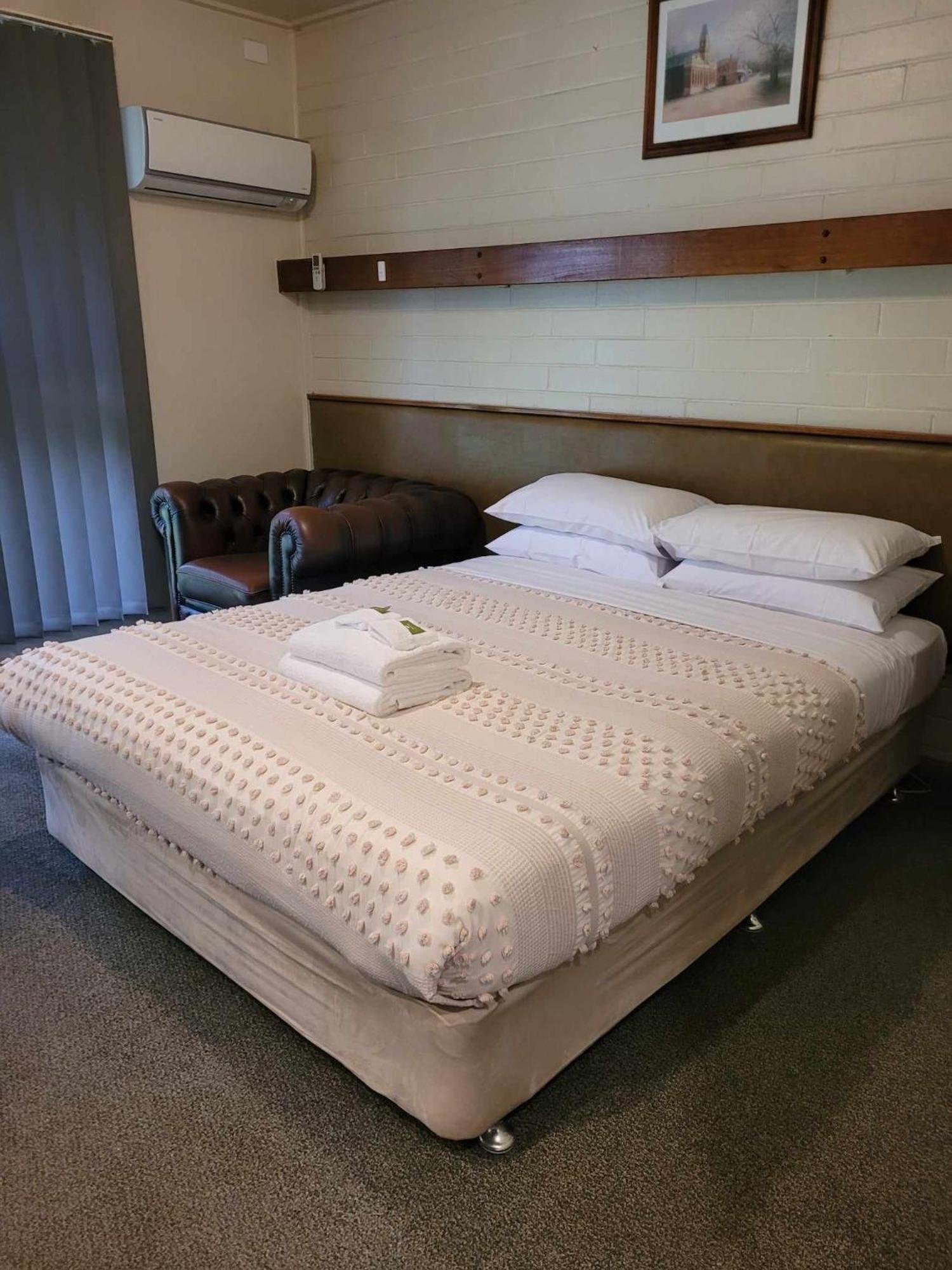 The Bright Motor Inn Ngoại thất bức ảnh