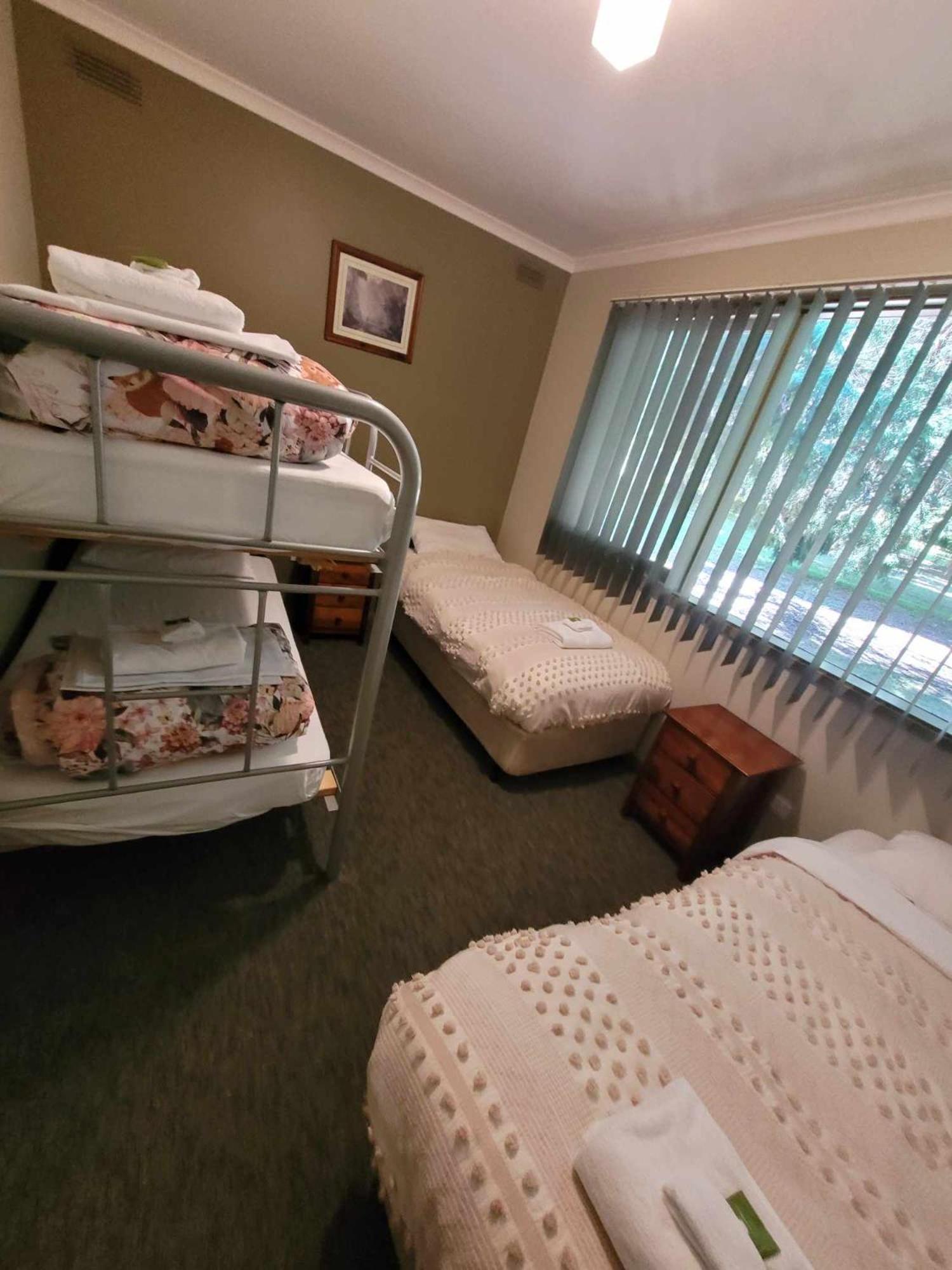The Bright Motor Inn Ngoại thất bức ảnh