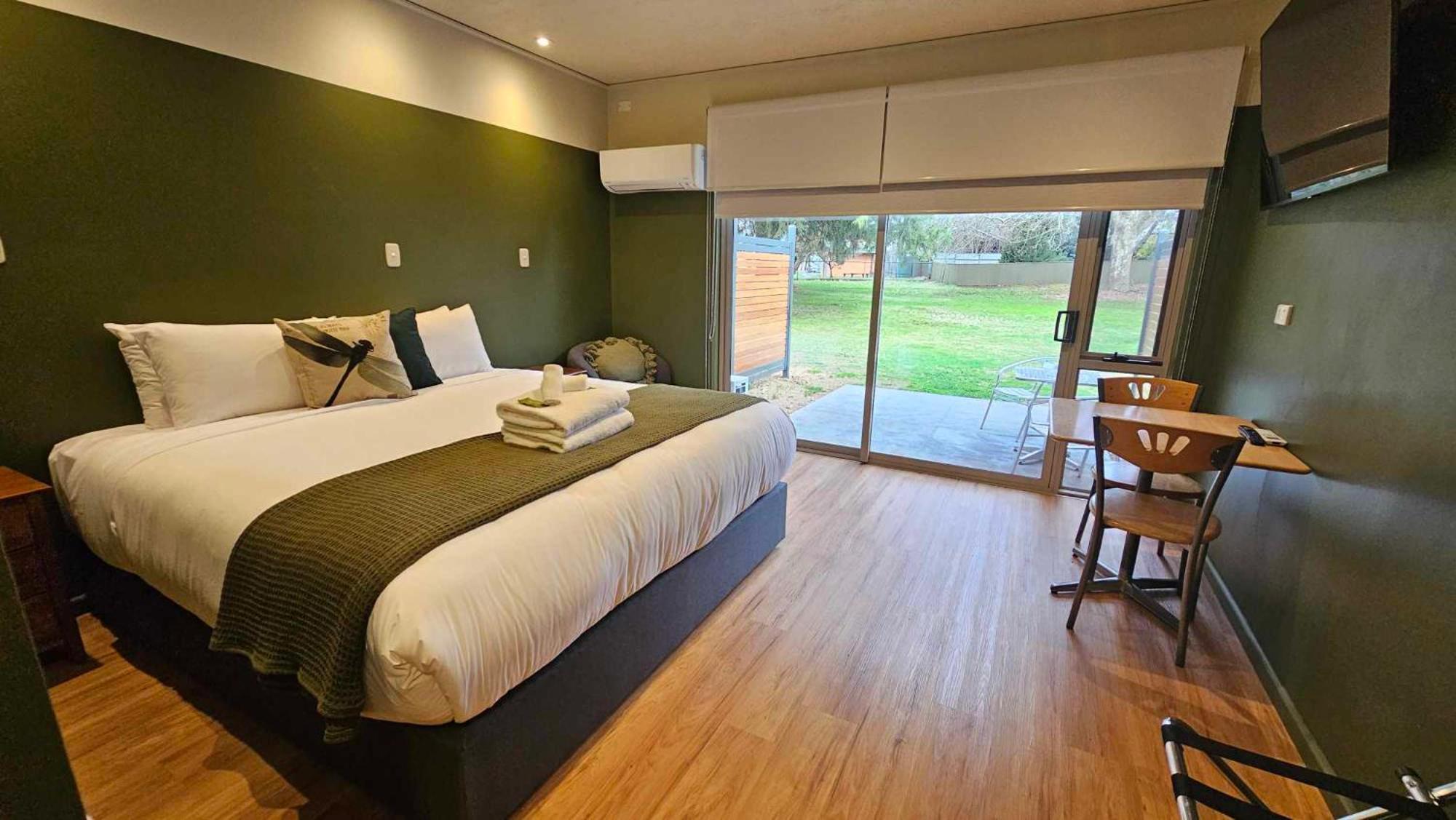 The Bright Motor Inn Ngoại thất bức ảnh