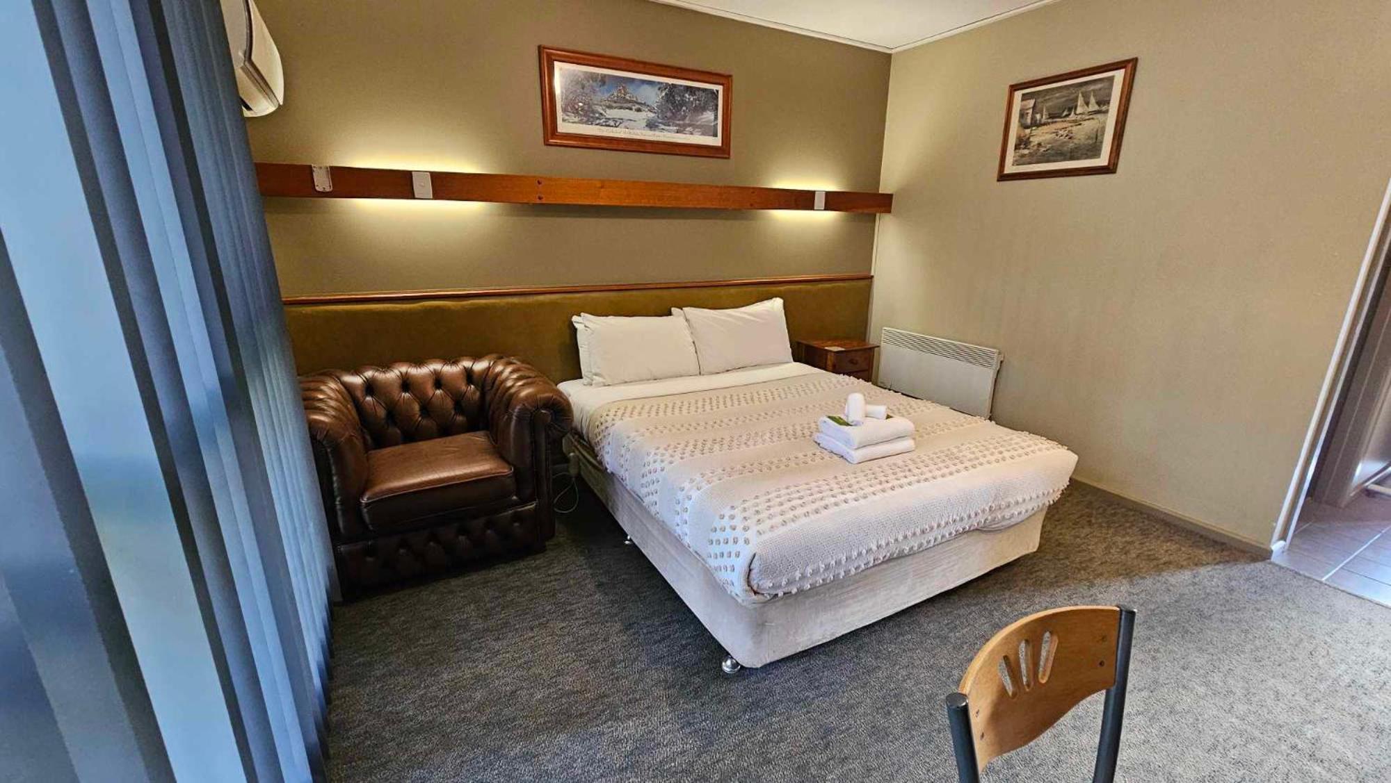 The Bright Motor Inn Ngoại thất bức ảnh